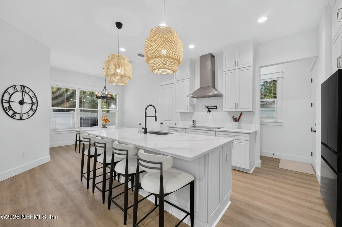 Photo of 904 BARBARA Lane