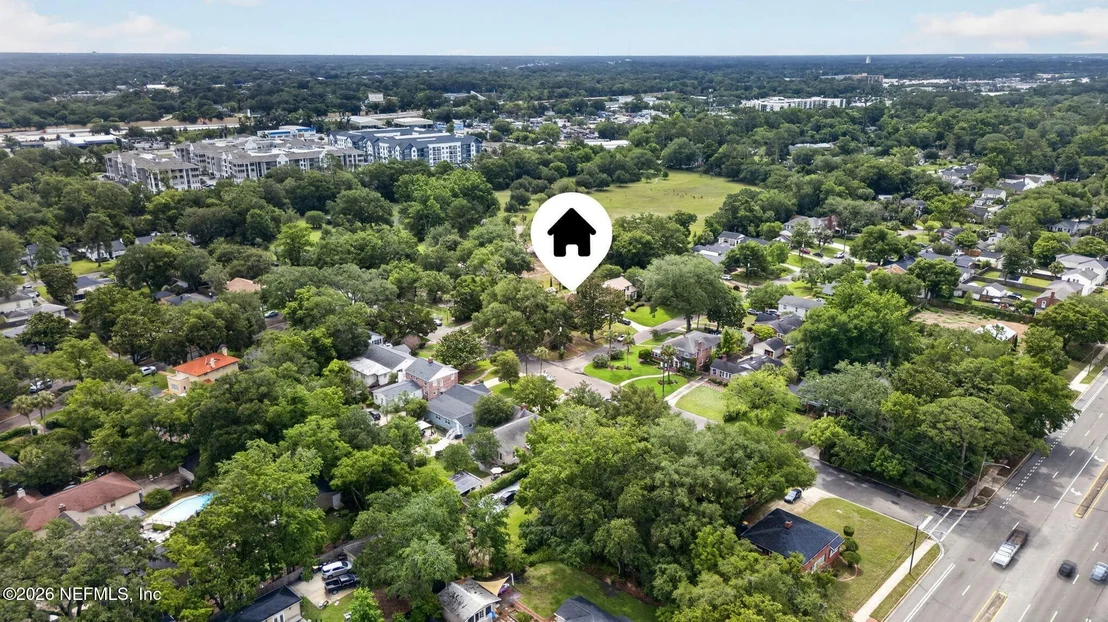 Photo of 2405 PINERIDGE Road