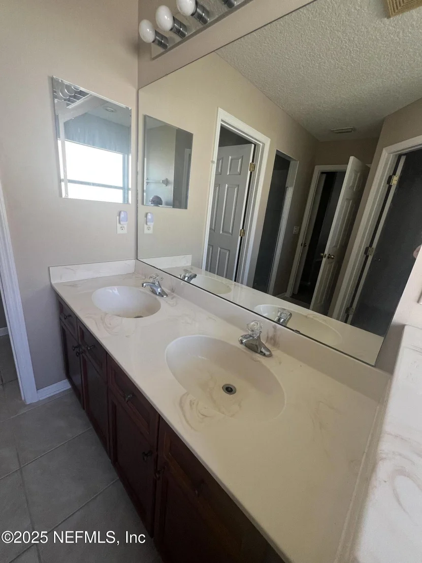 Photo of 695 SID Drive