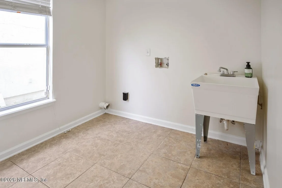 Photo of 535 ROSERUSH Lane