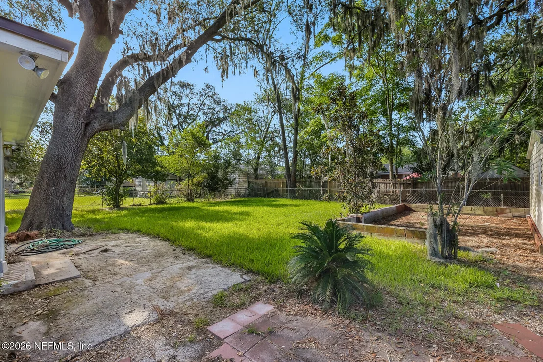 Photo of 2614 LEONID Road