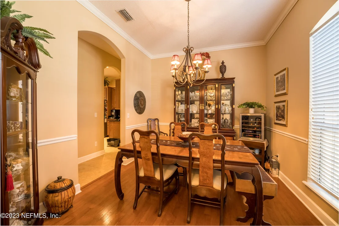 Photo of 933 S FOREST CREEK Drive