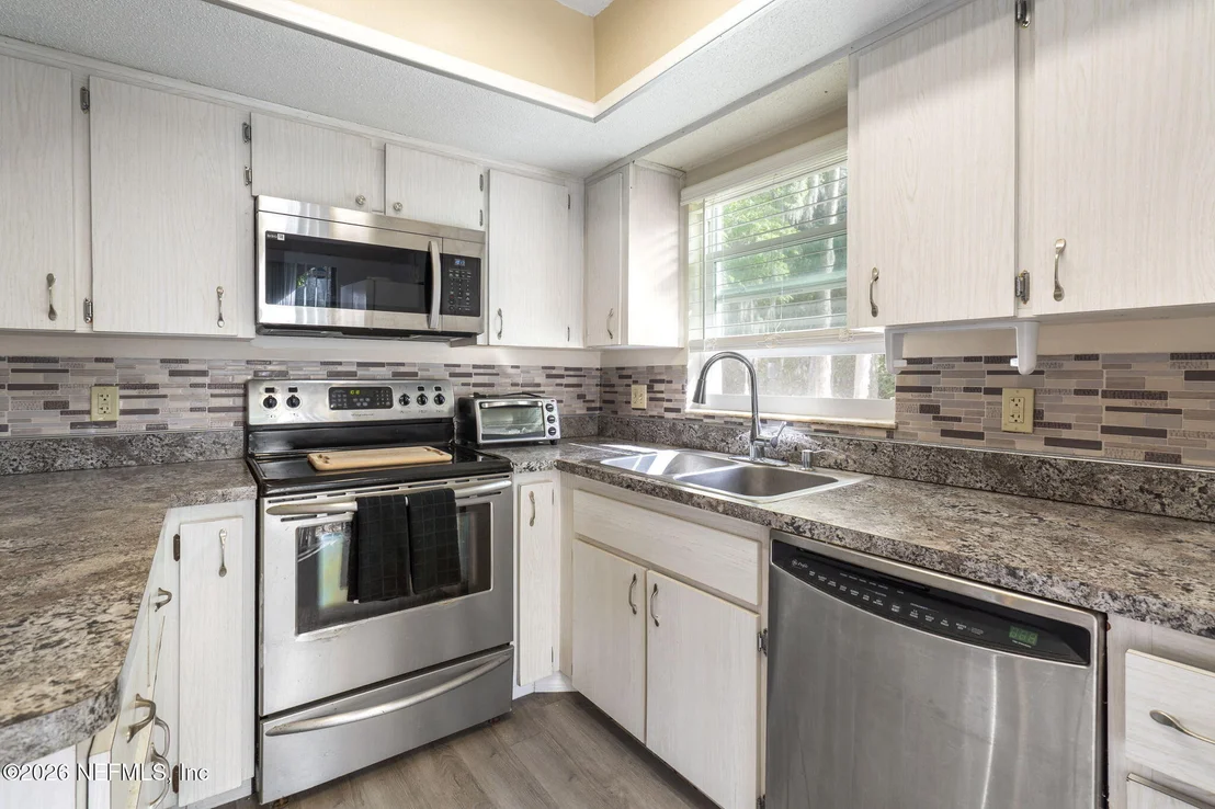 Photo of 69 SPRINGWOOD Square