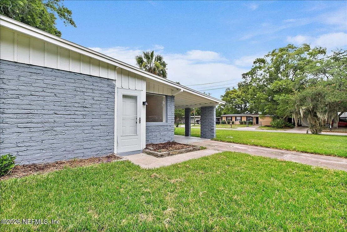 Photo of 6903 CLOVIS Road