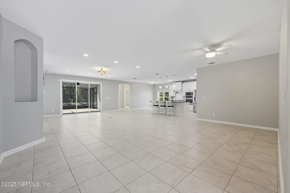 Photo of 96072 BREEZEWAY Court