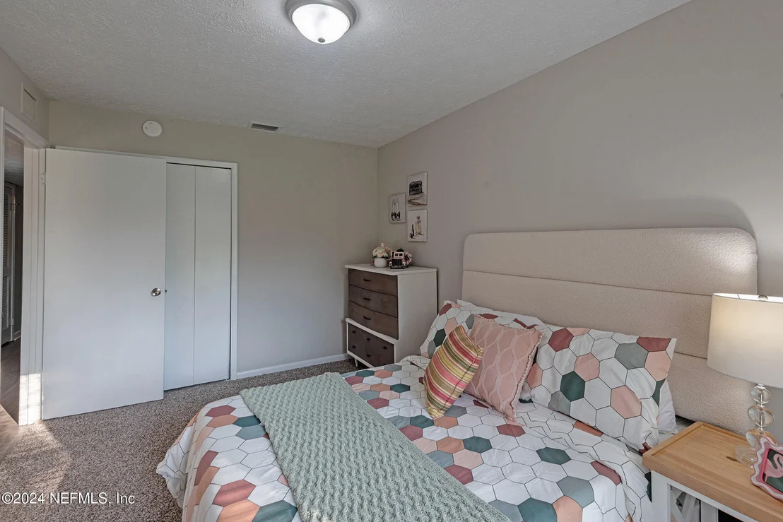 Photo of 7995 SARCEE Trail