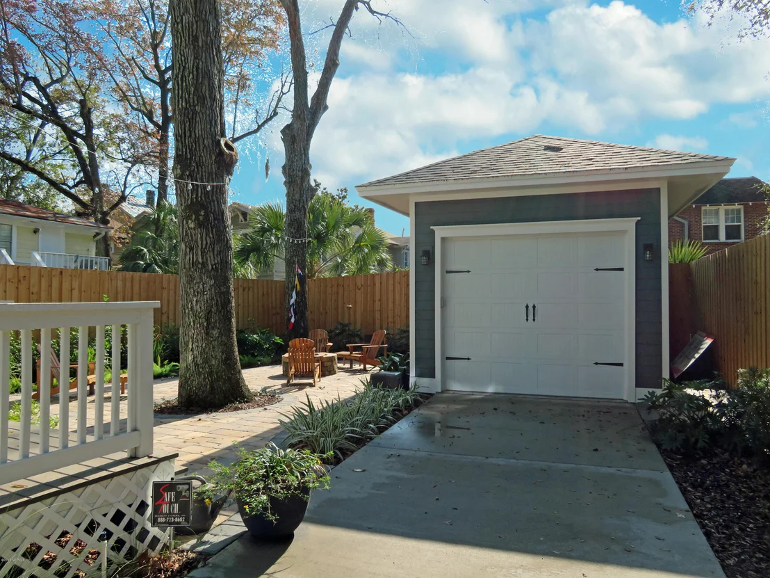 Photo of 2736 OAK Street