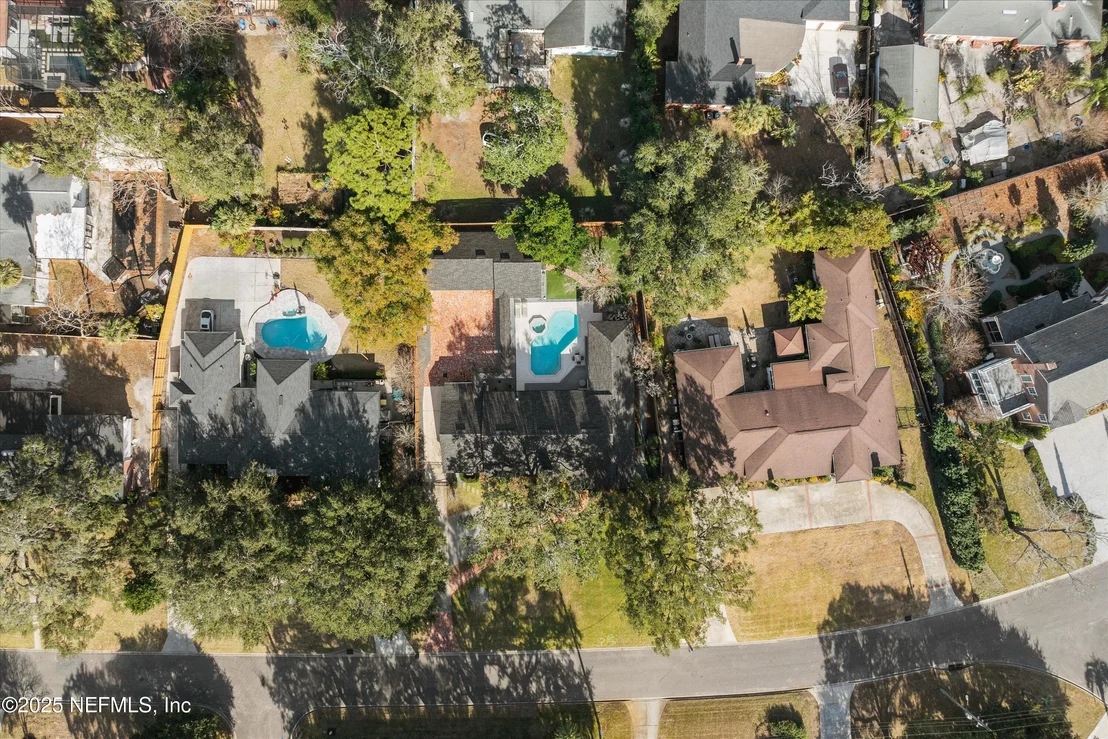 Photo of 2525 LAUREL Road