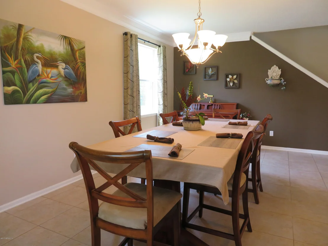 Photo of 137 CRESTHAVEN Place