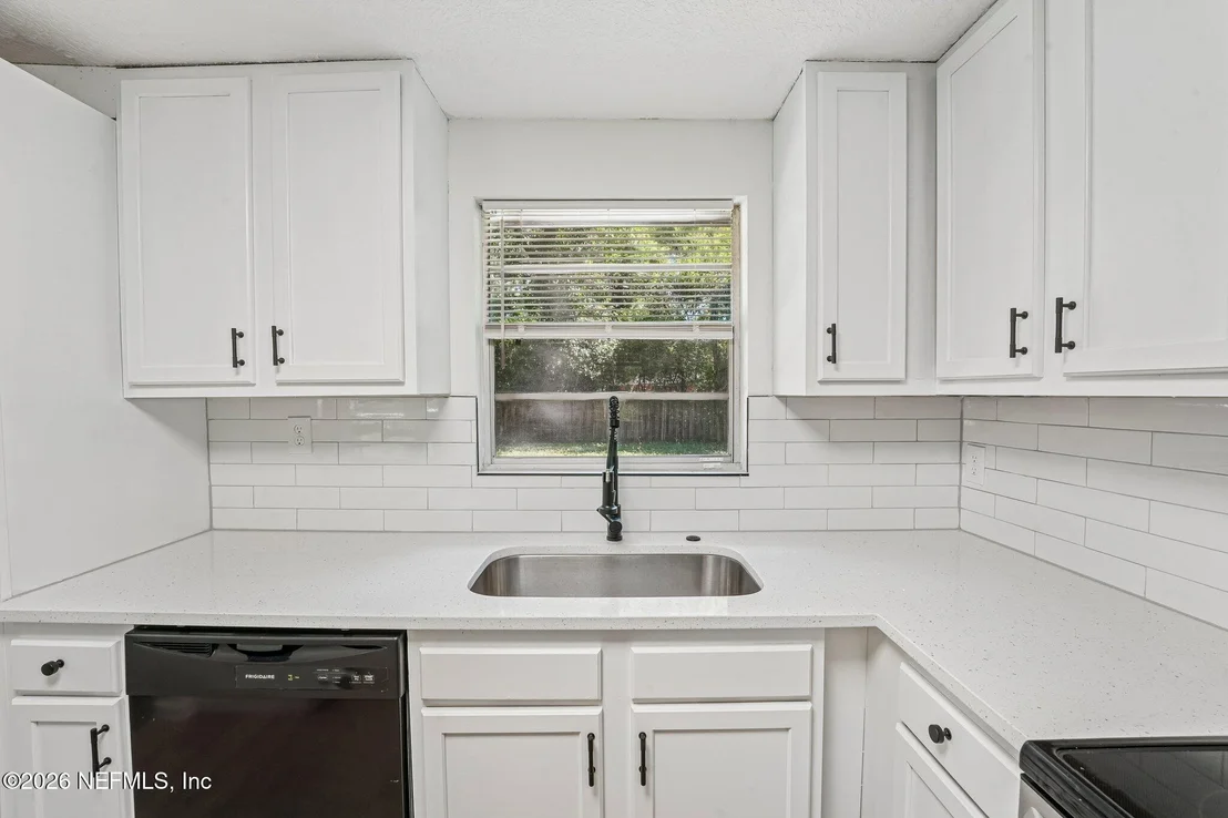 Photo of 5105 SEABOARD Avenue