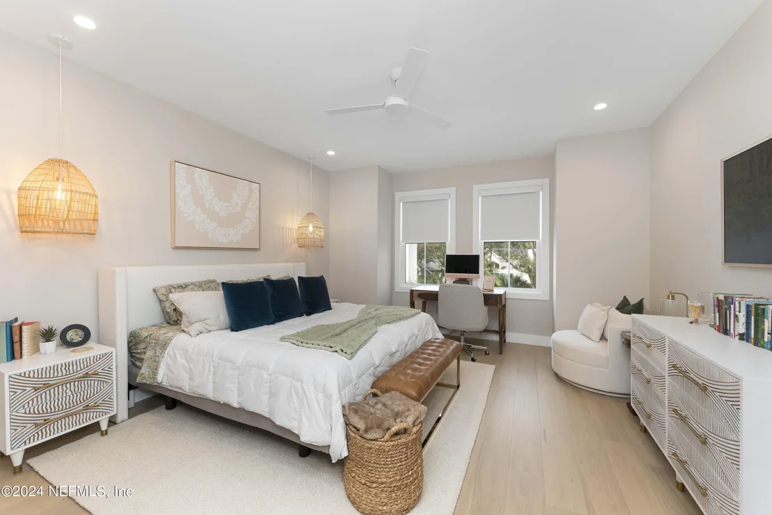 Photo of 469 GOLF VIEW Circle