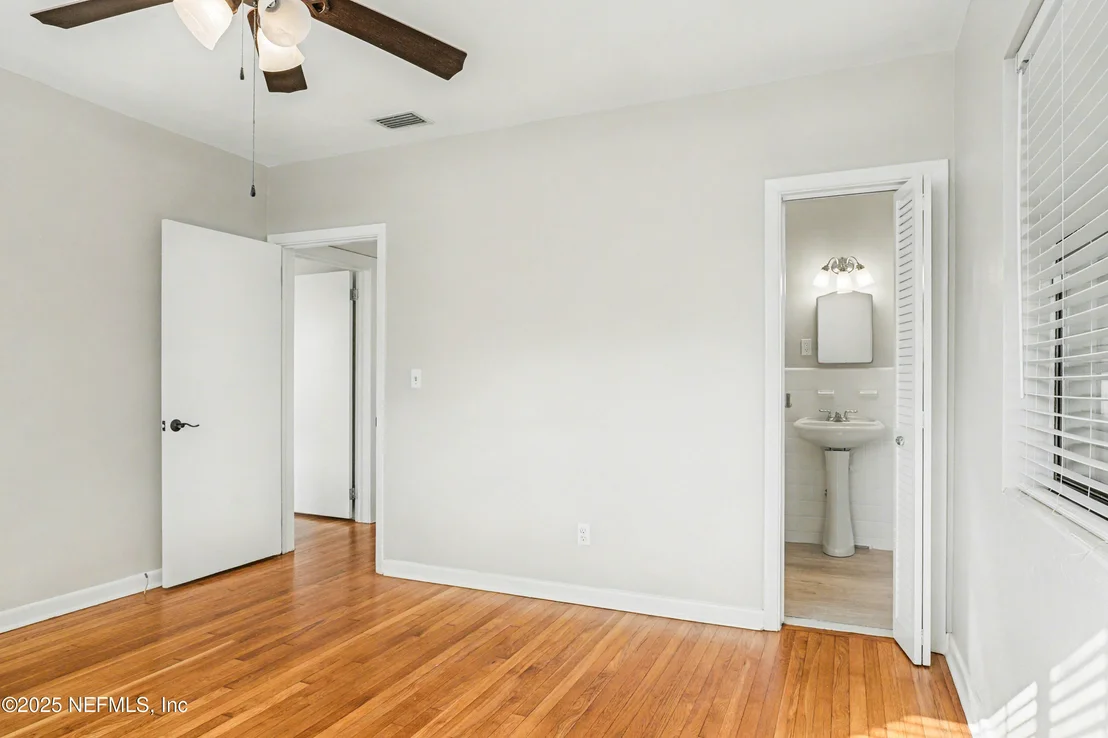 Photo of 2537 BUTTONWOOD Drive