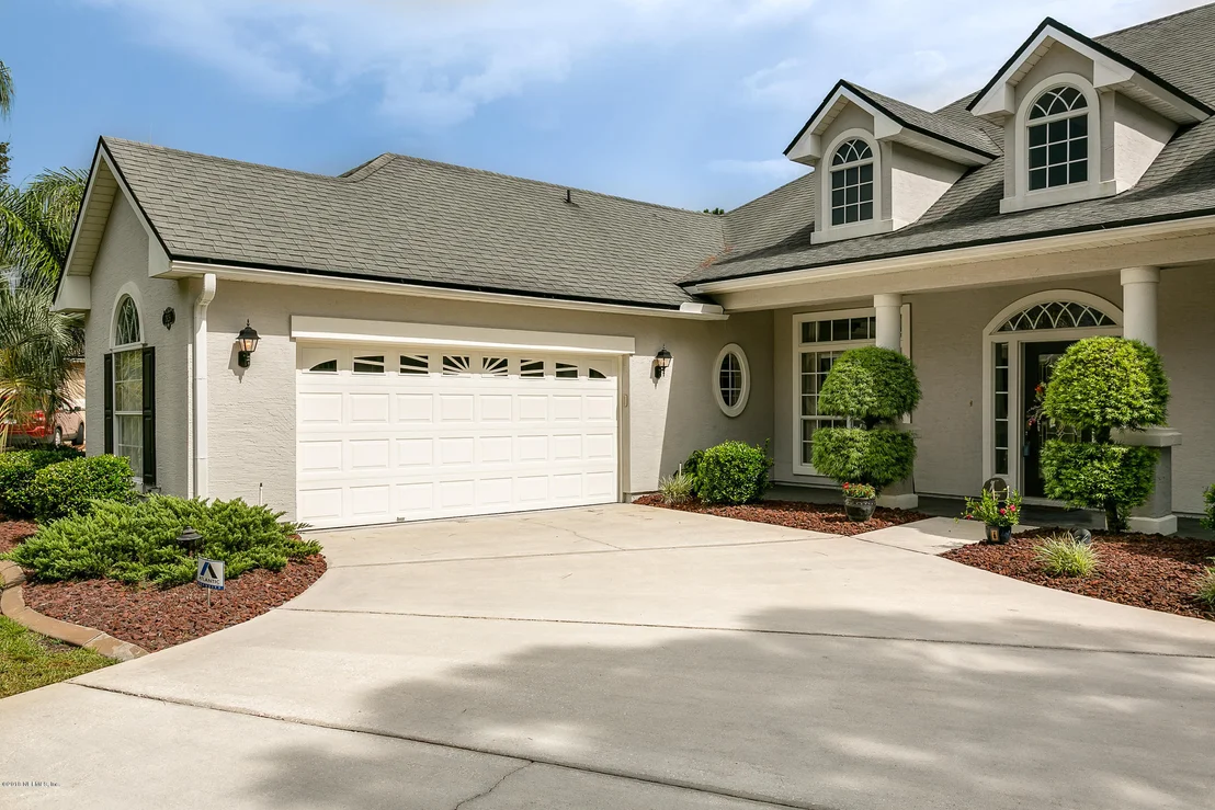 Photo of 1925 LYNDHURST Drive
