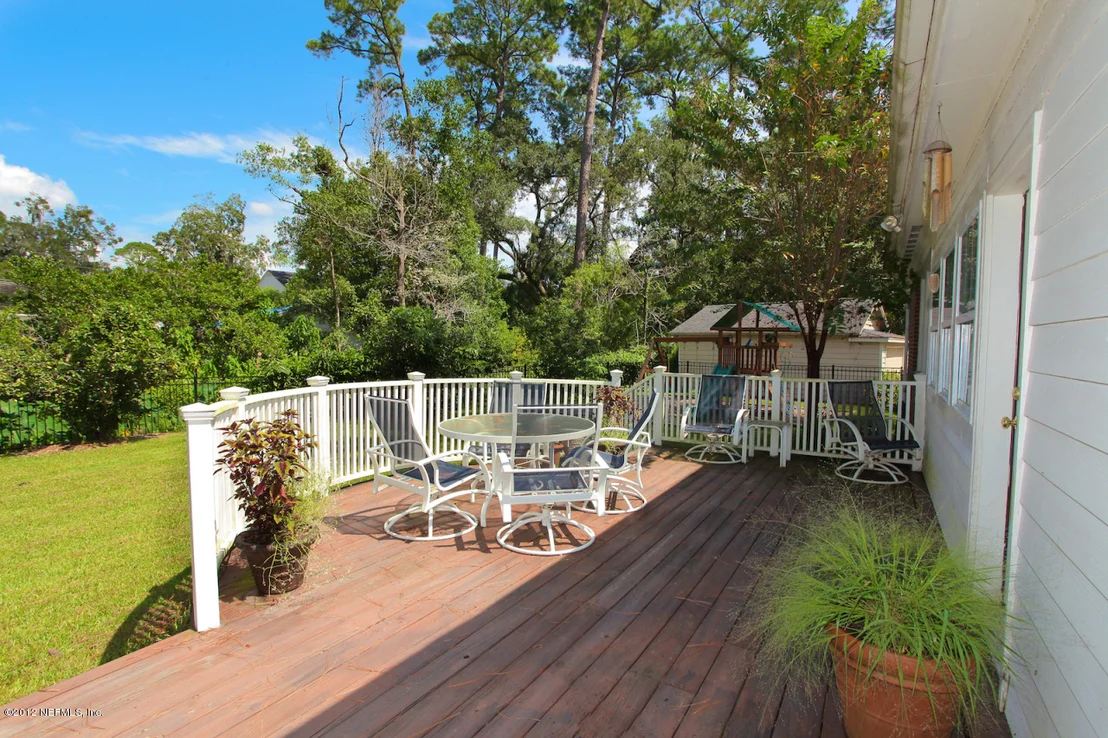 Photo of 1405 Mapleton Road