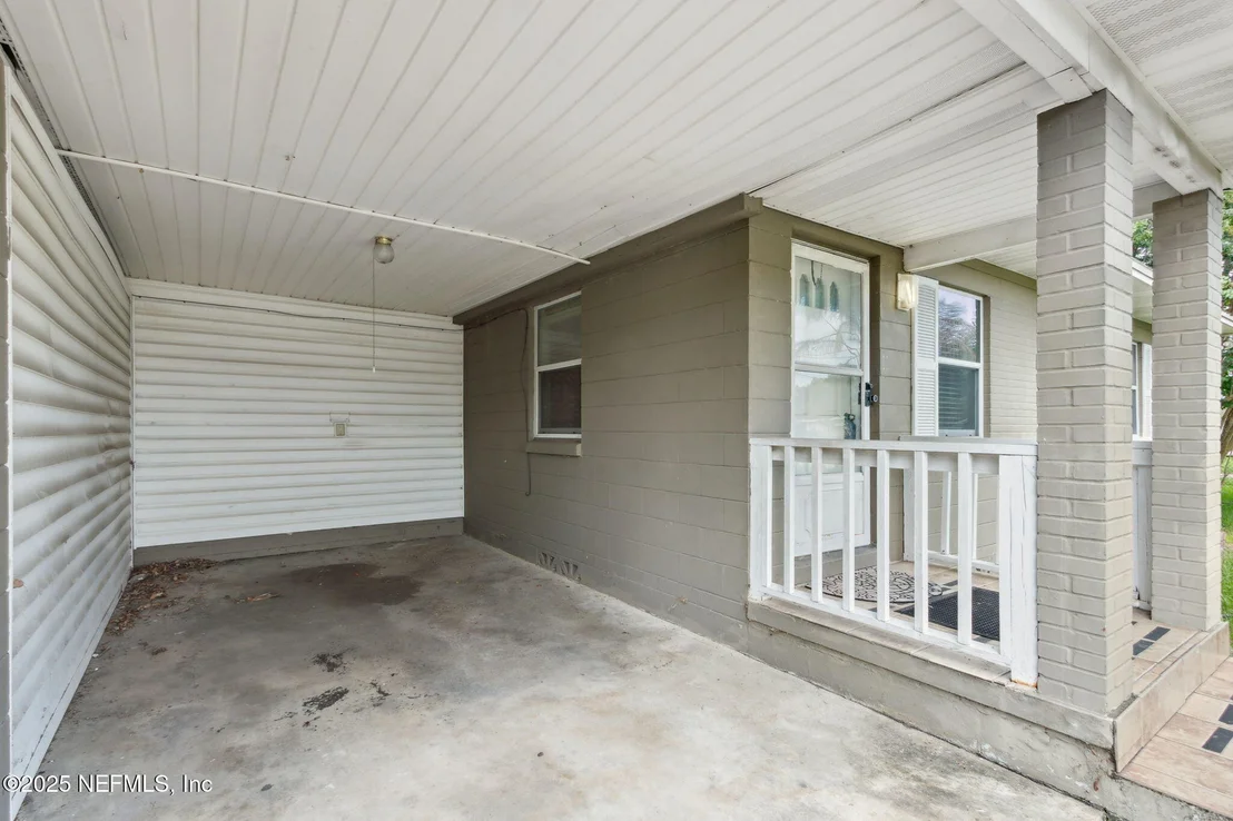 Photo of 10435 STONE Road