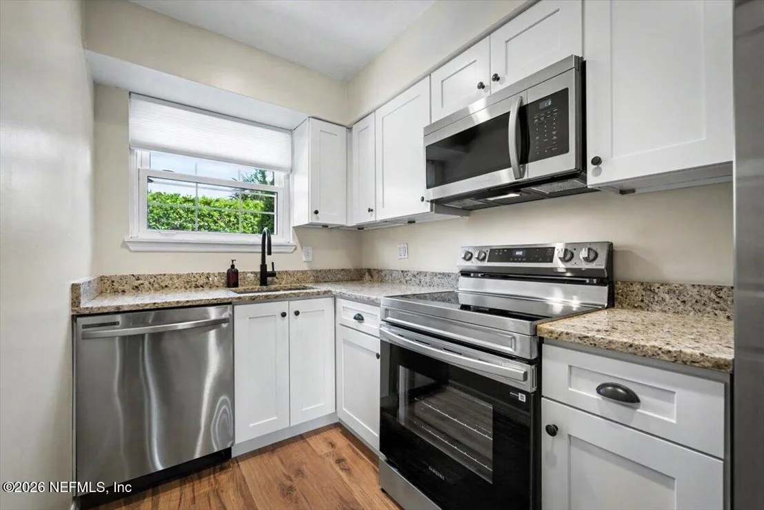 Photo of Unit 6B at 22 COMARES Avenue
