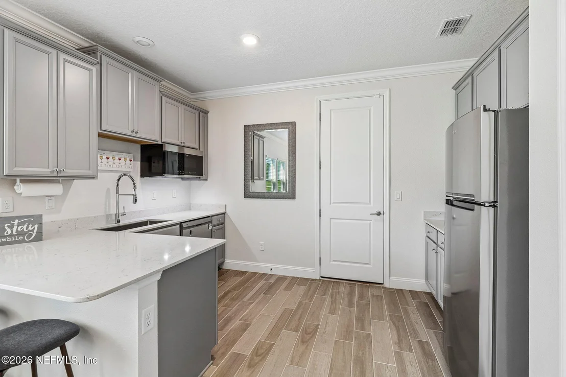 Photo of 717 STILLWATER Boulevard
