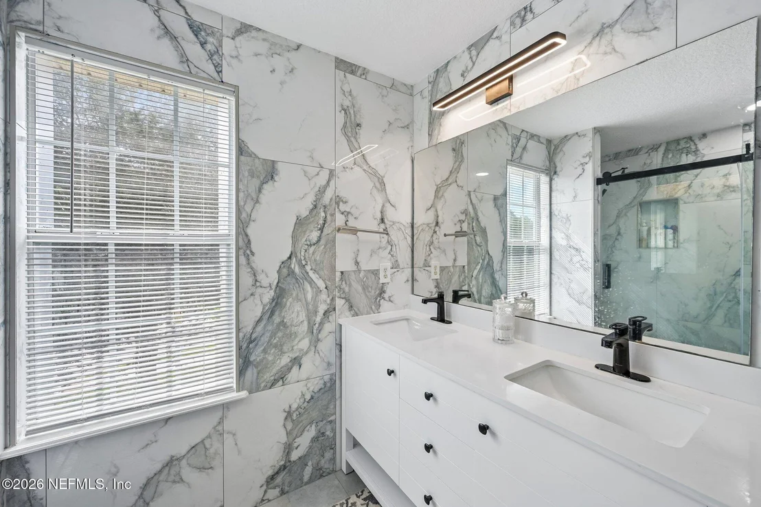 Photo of 558 ROSERUSH Lane