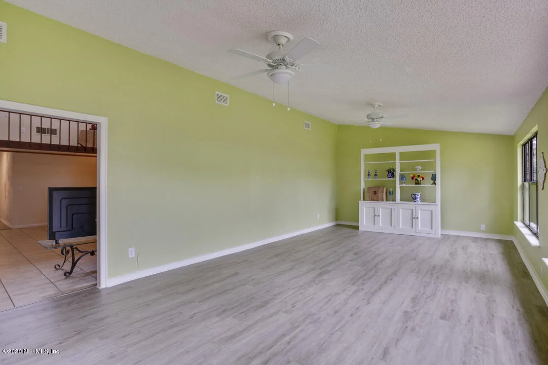 Photo of 2428 OAKVIEW Drive