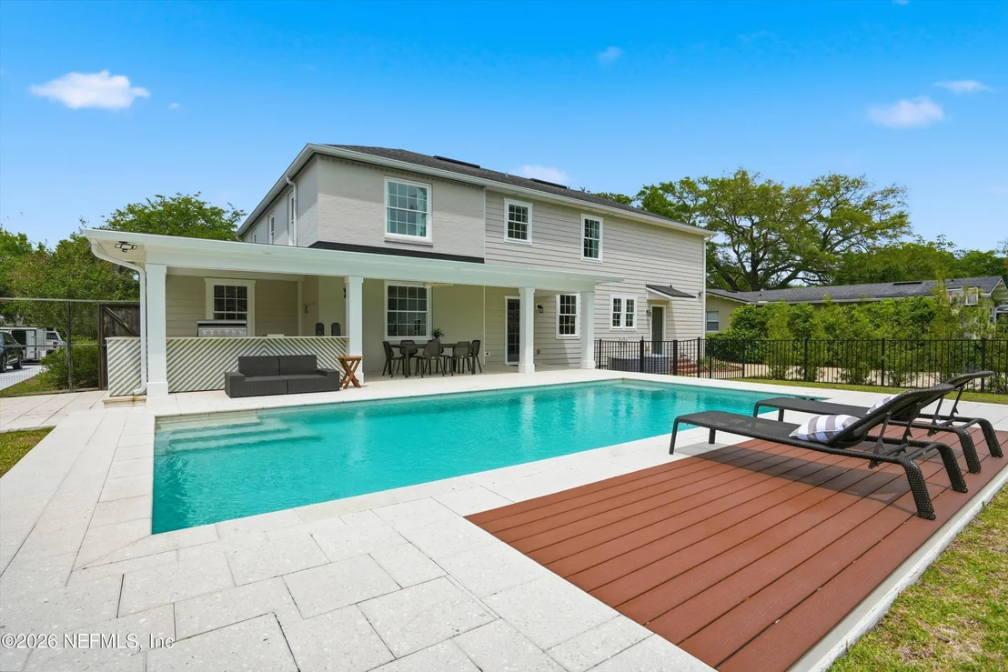 Photo of 1052 HOLLY Lane