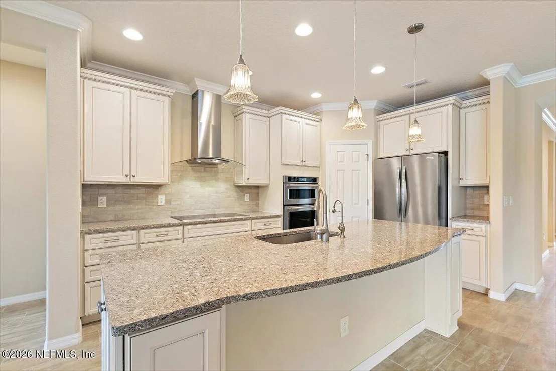 Photo of 213 WOOD POND Loop