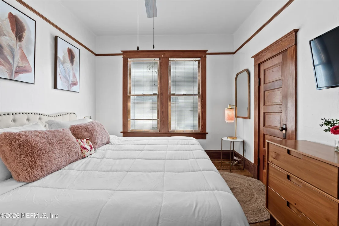 Photo of 33 CINCINNATI Avenue