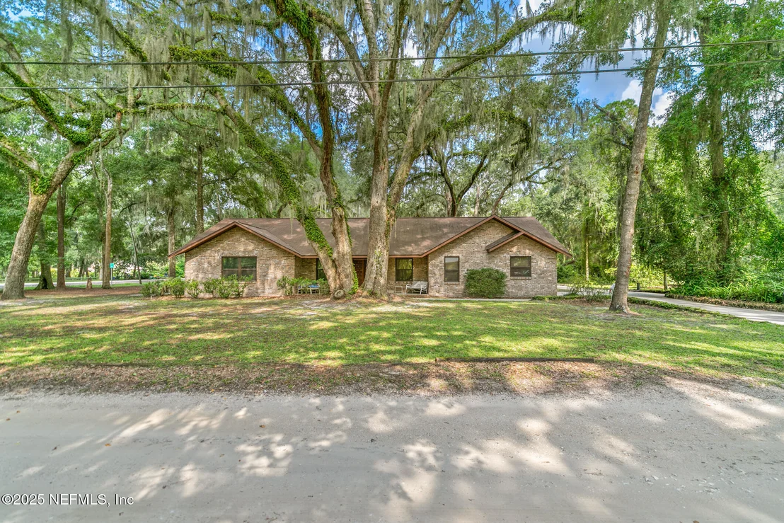 Photo of 1885 RIVER OAKS Drive