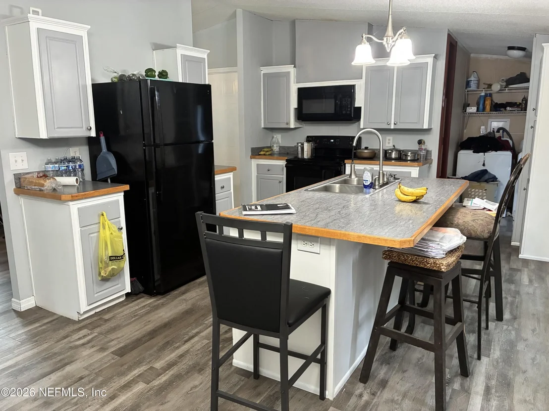 Photo of 104 REAVES Avenue