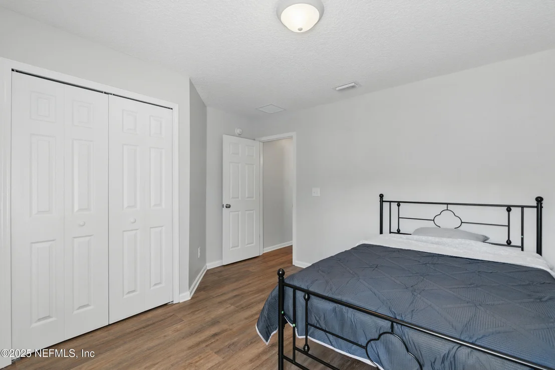 Photo of 187 SILVER GLEN Avenue