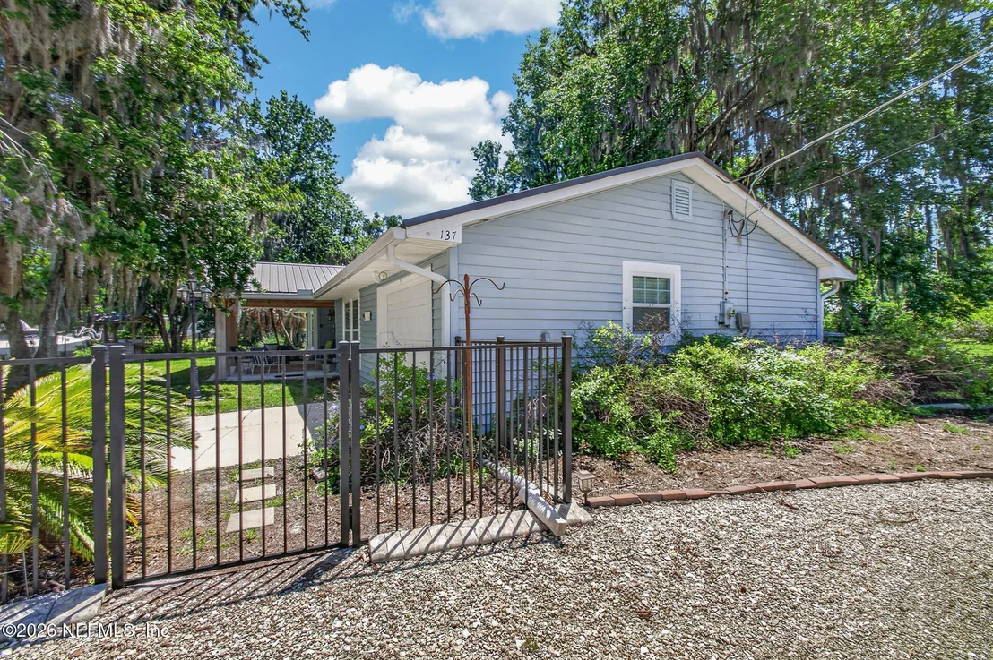 Photo of 137 & 135 RIVERSIDE Drive
