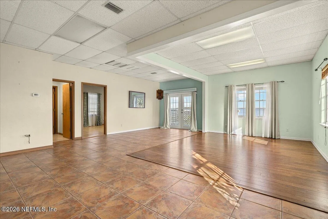 Photo of 10 CENTRAL Avenue