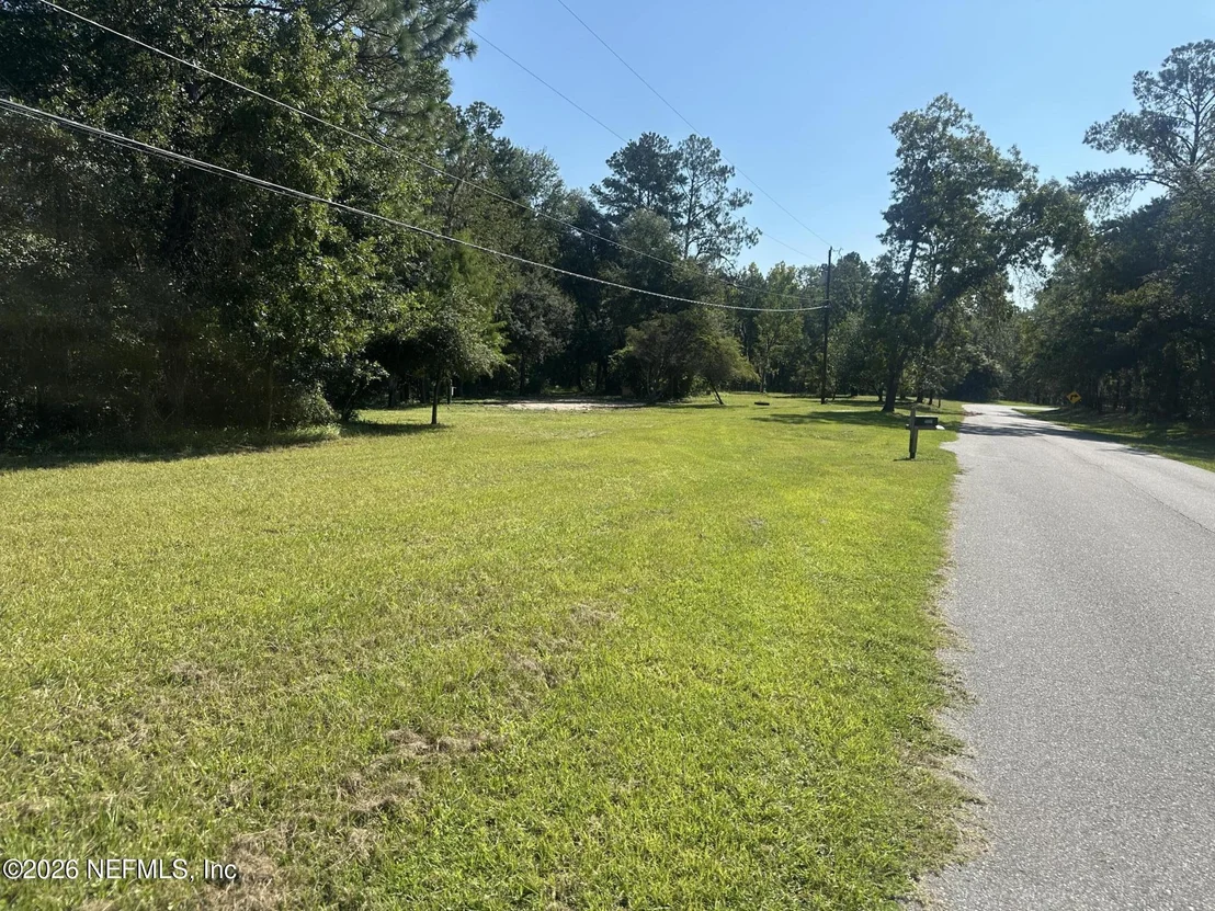 Photo of 1733 HEREFORD Road