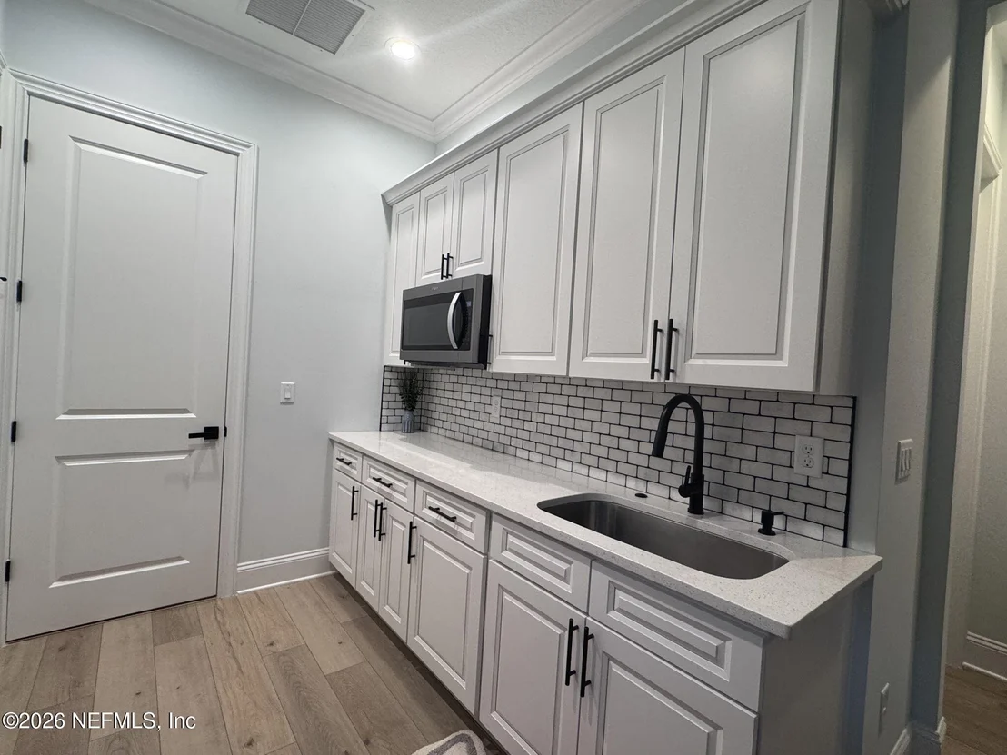 Photo of 375 SEAGROVE Drive