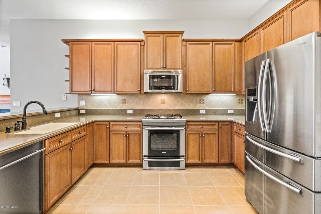 Photo of 821 EAGLE POINT Drive