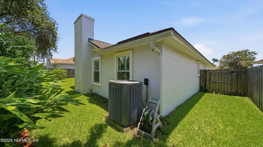 Photo of 13105 HARBORTON Drive