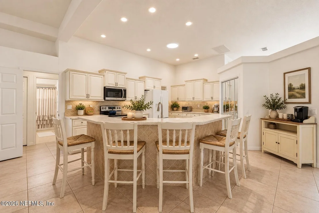 Photo of 8 FIELDSTONE Lane