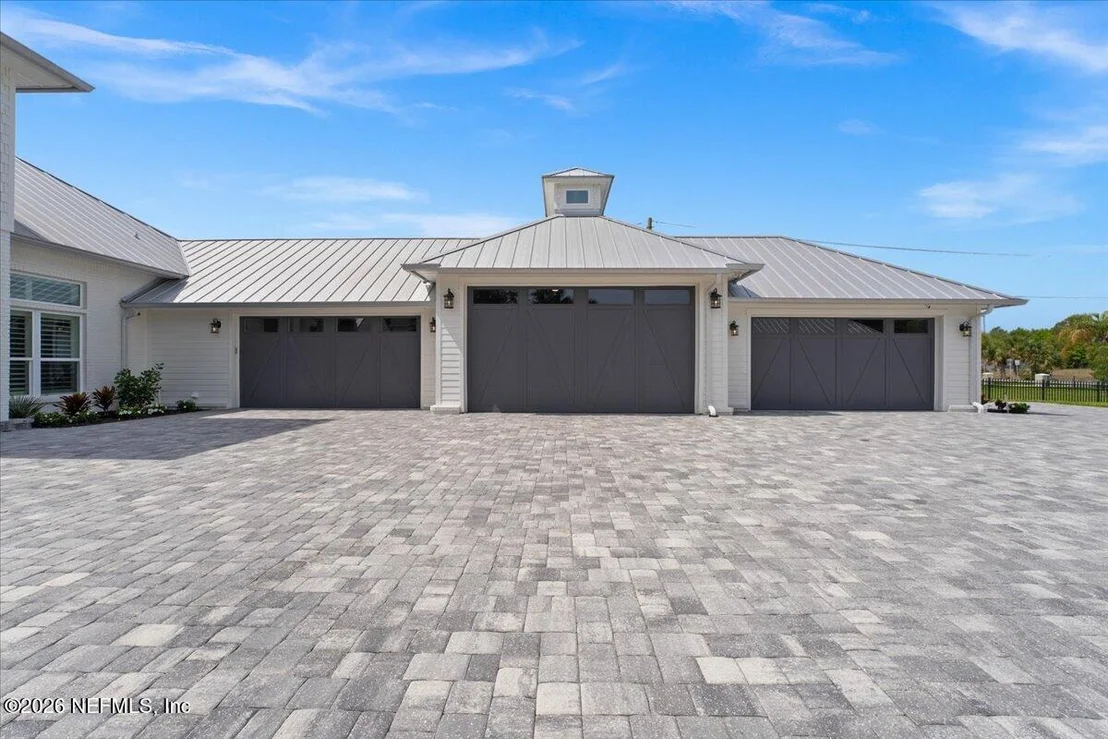 Photo of 9136 HECKSCHER Drive