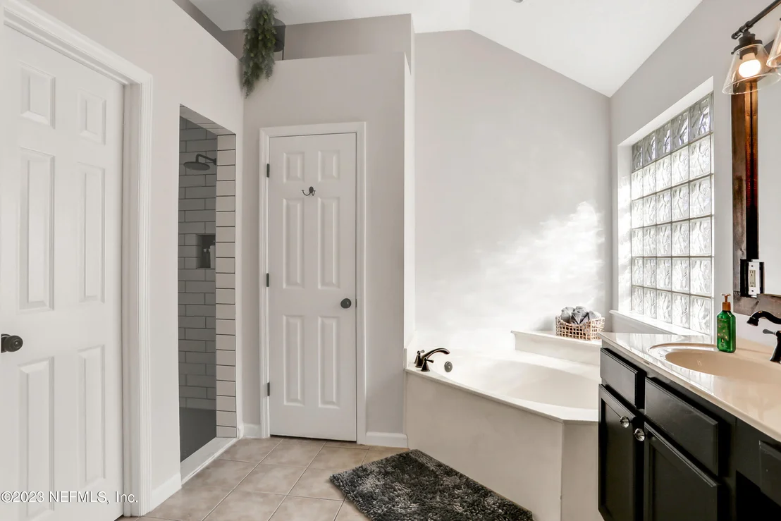 Photo of 1809 LOCHAMY Lane