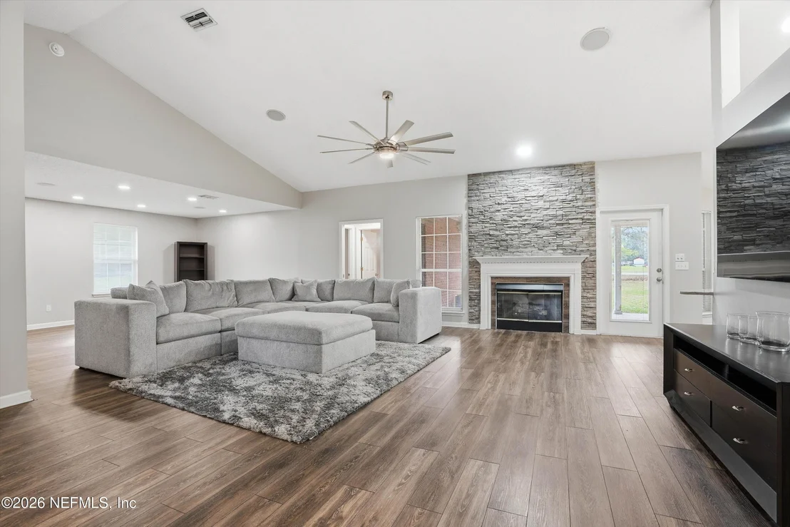 Photo of 14520 BRADDOCK Road