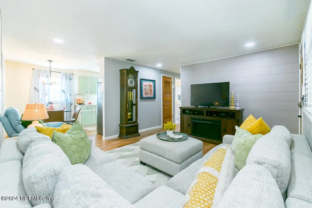 Photo of 330 BONNLYN Drive