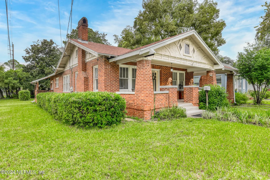 Photo of 903 TALBOT Avenue