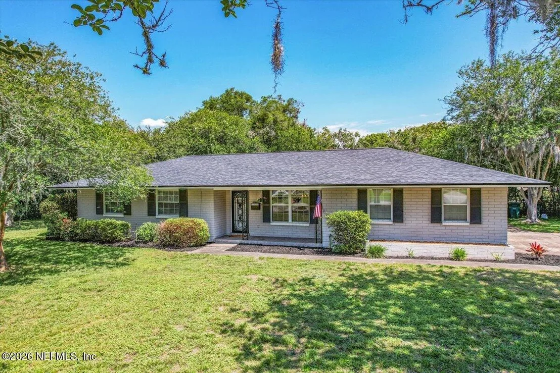 Photo of 560 MANDALAY Road