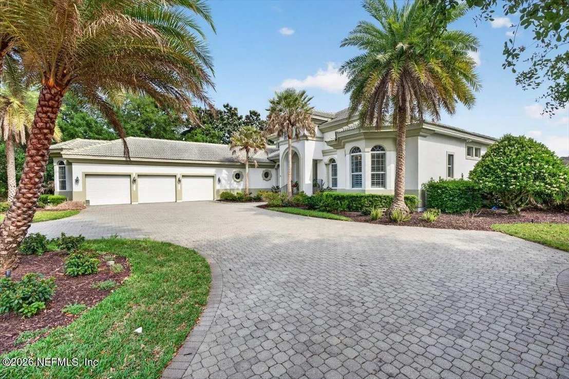 Photo of 161 N RIVER Drive