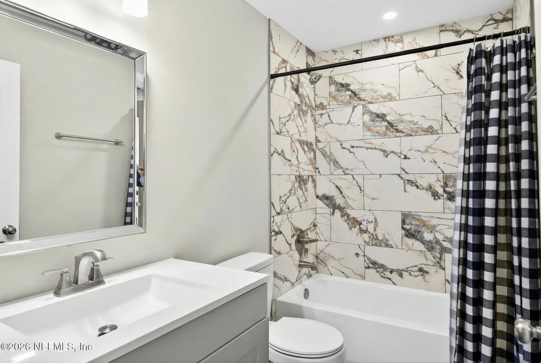 Photo of 815 BAKER Avenue
