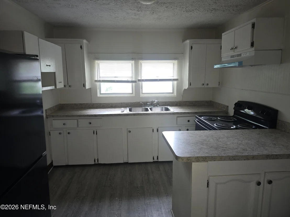Photo of 9056 8TH Avenue