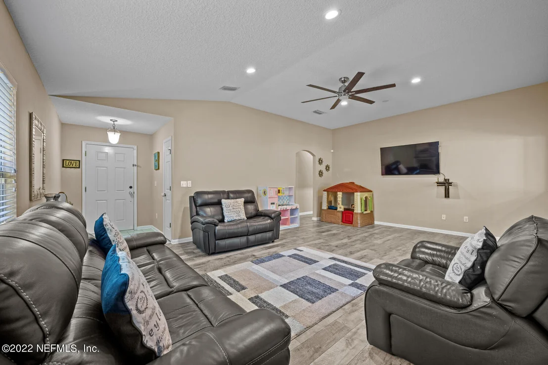 Photo of 2472 WILLOWBEND Drive