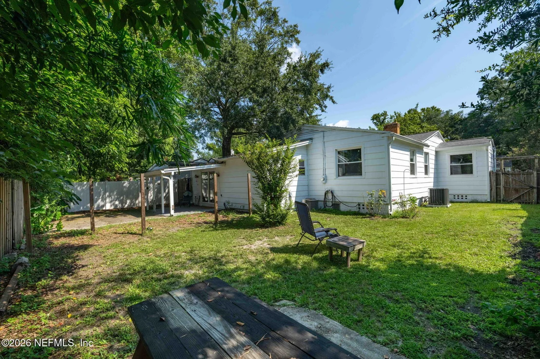 Photo of 1532 CHARON Road