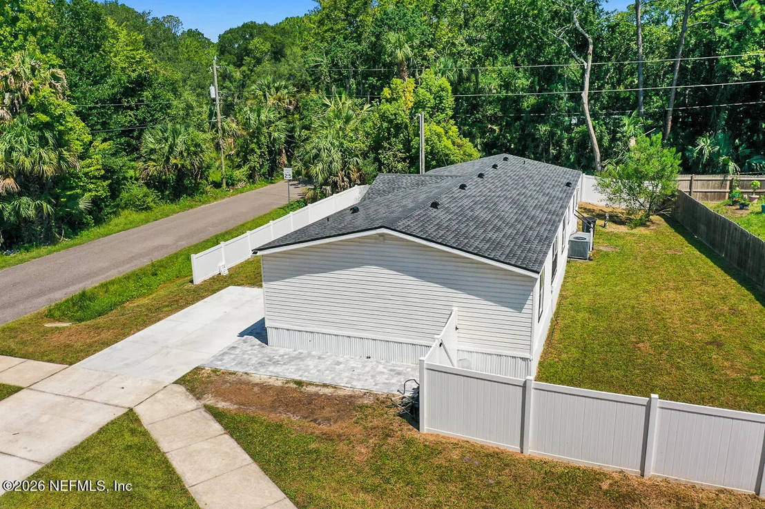 Photo of 1108 W KING Street