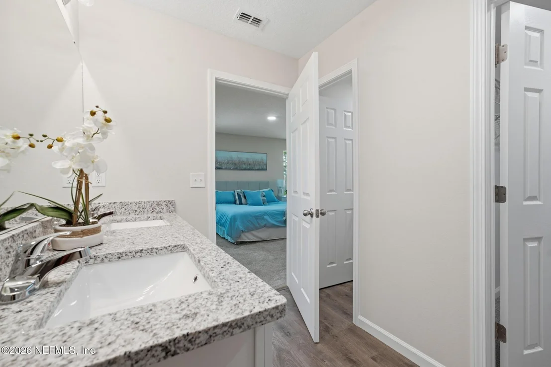 Photo of 433 PONCE Boulevard
