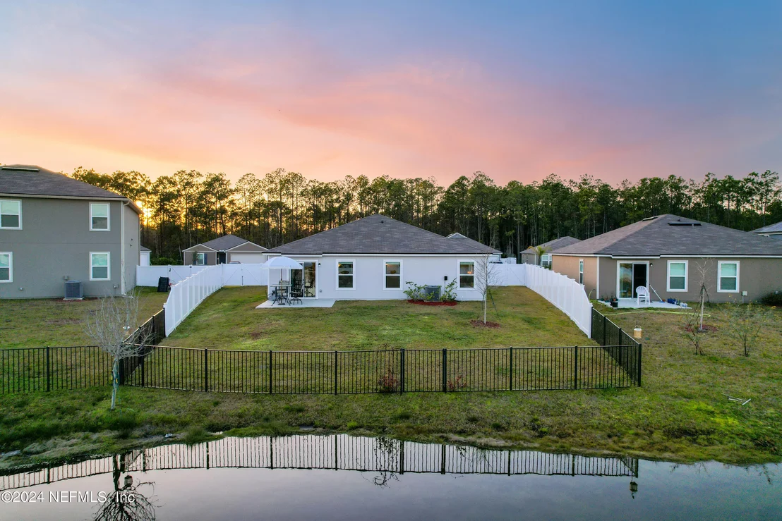 Photo of 379 FALCON RIDGE Road